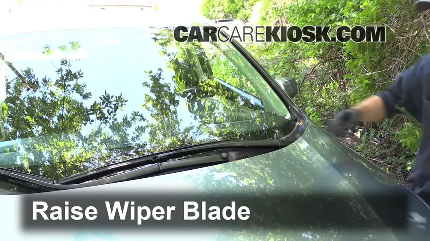 2012 Honda CR-V EX-L 2.4L 4 Cyl. Windshield Wiper Blade (Front) Replace Wiper Blades